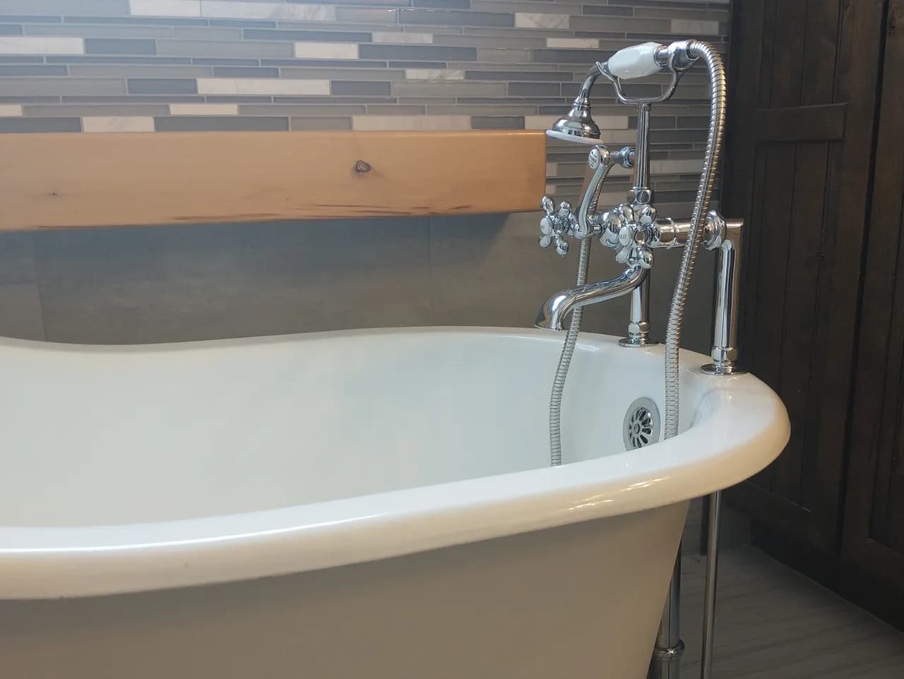 Claw tub installation completed